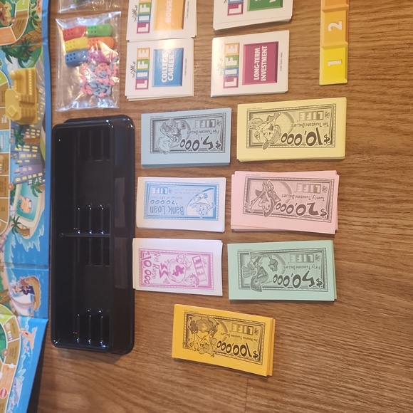 The Game of Life 50th Anniversary Special Edition - Picture 7 of 11